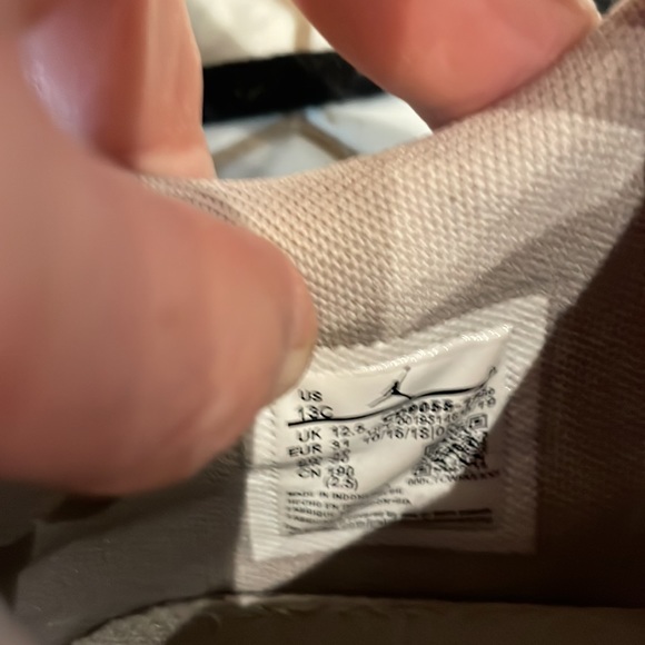 Kids Nike Jordan running shoes size 13 youth - Picture 5 of 5